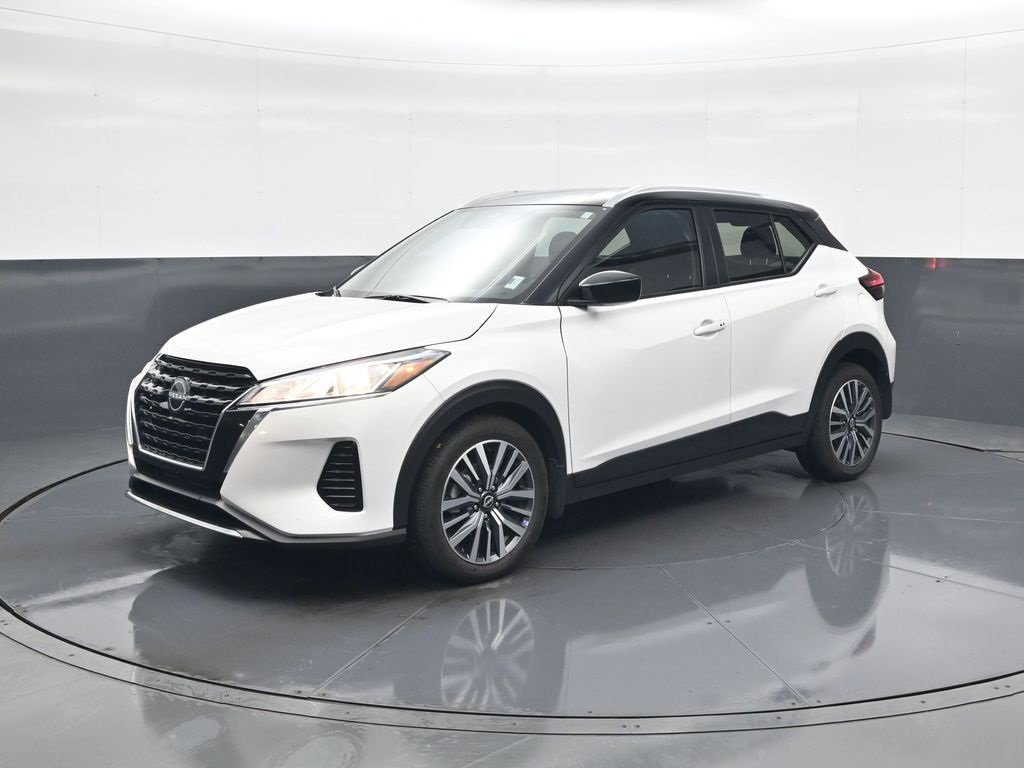 Used 2024 Nissan Kicks SV image 3