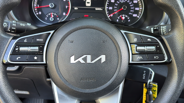 Used 2024 Kia Forte LXS FWD image 17