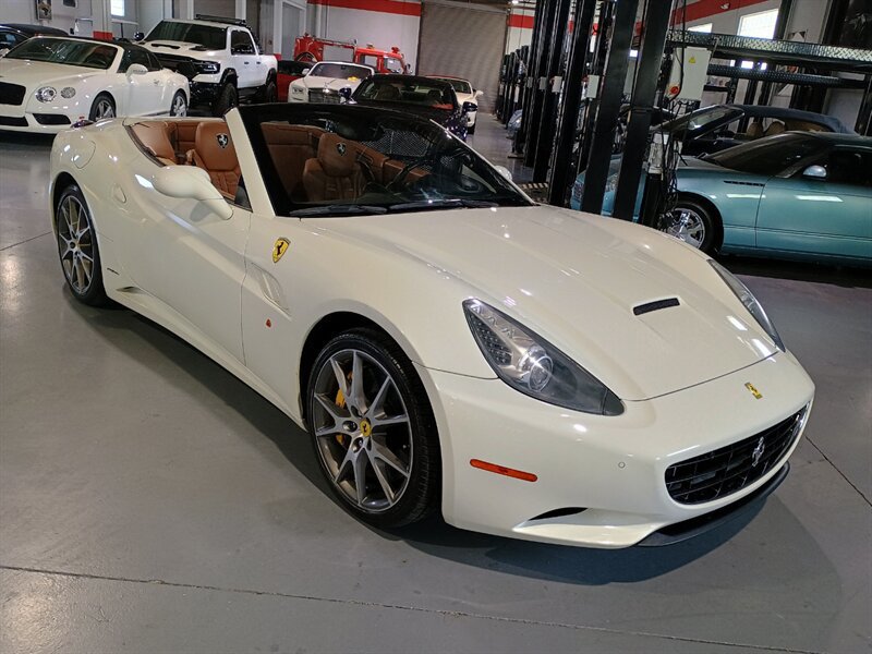 Used 2011 Ferrari California RWD image 8