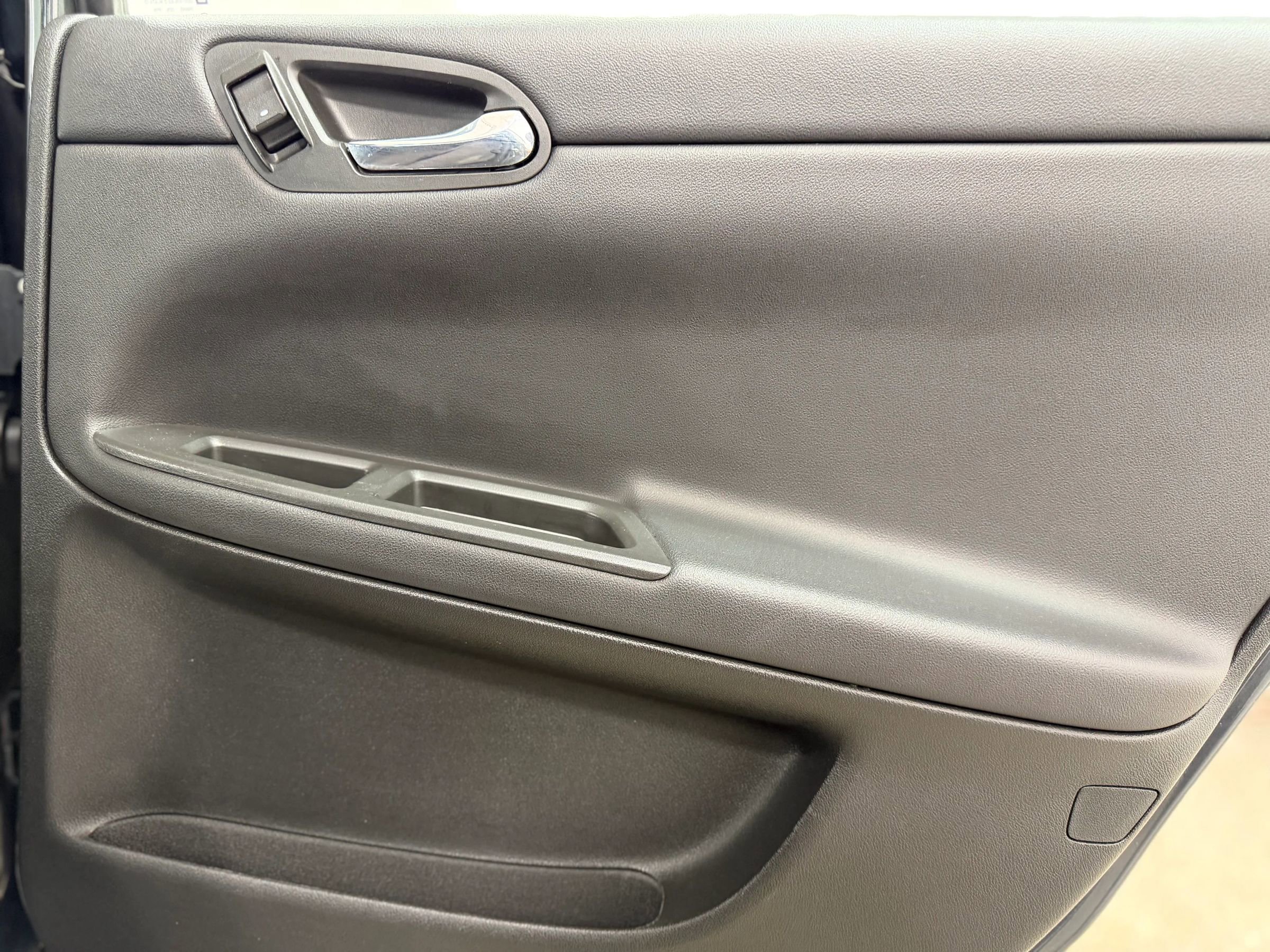 Used 2013 Chevrolet Impala LT w/ LT Sunroof Package FWD image 28