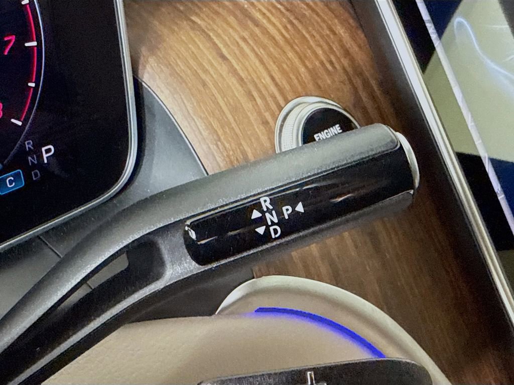 Used 2025 Mercedes-Benz GLC 300 GLC 300 image 17