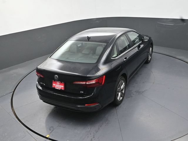 Used 2024 Volkswagen Jetta SE FWD image 29