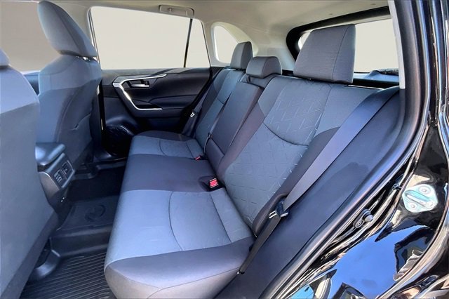 Used 2025 Toyota RAV4 XLE image 19