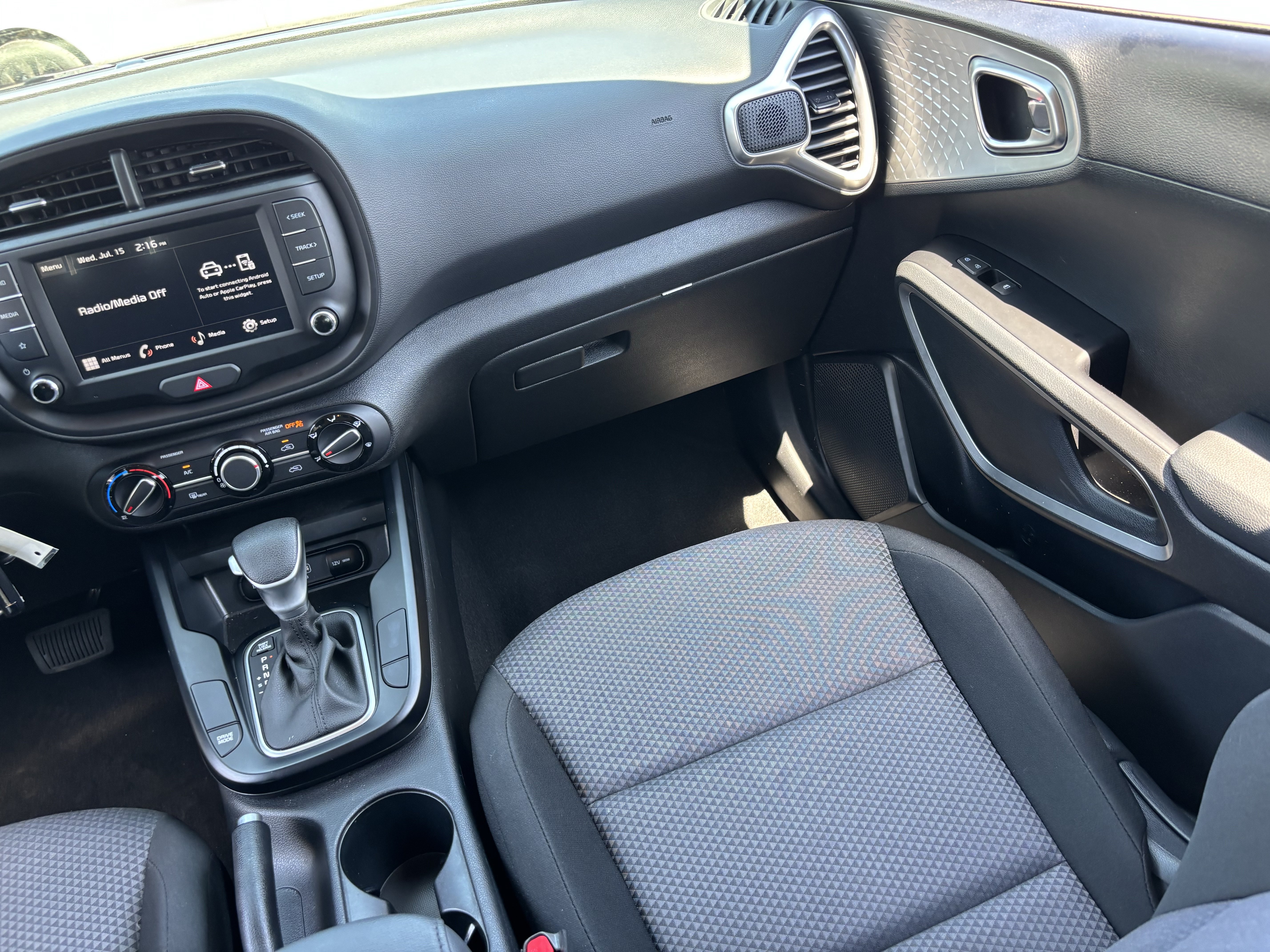 Certified 2025 Kia Soul LX w/ LX Technology Package FWD image 14