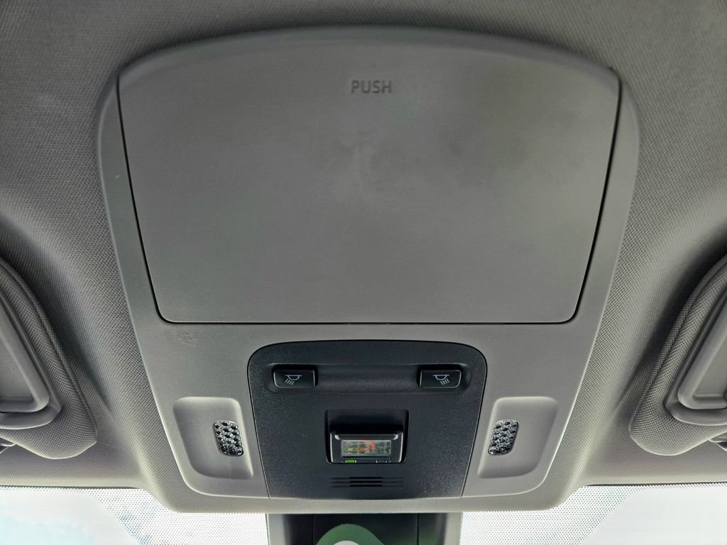 Used 2021 Toyota Camry SE image 35