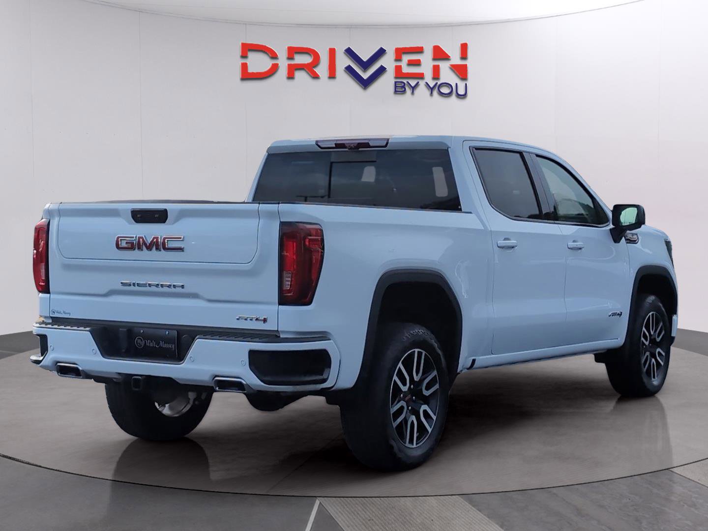 Used 2023 GMC Sierra 1500 AT4 w/ AT4 Premium Package AWD/4WD image 5