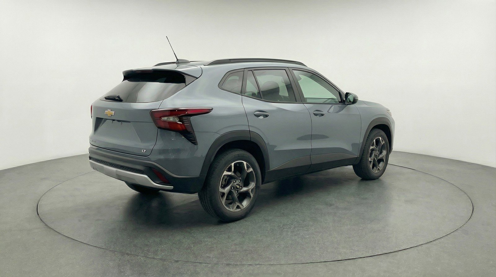 Used 2025 Chevrolet Trax LT image 9