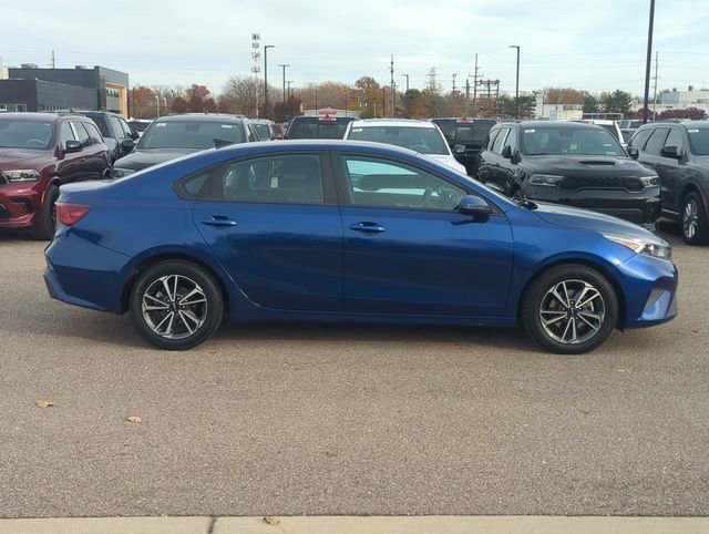 Used 2023 Kia Forte LXS w/ LXS Technology Package image 2