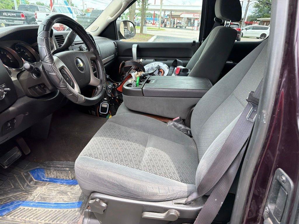 Used 2008 Chevrolet Silverado 1500 LT w/ Power Pack Plus AWD/4WD image 7