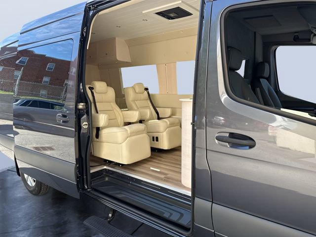 Used 2021 Mercedes-Benz Sprinter 2500 image 24