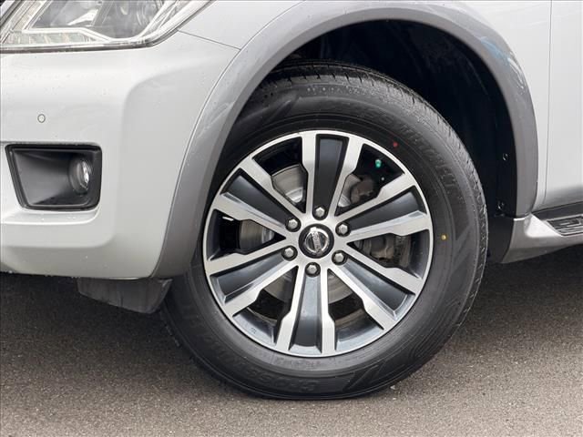 Used 2020 Nissan Armada SL w/ Premium Package image 3