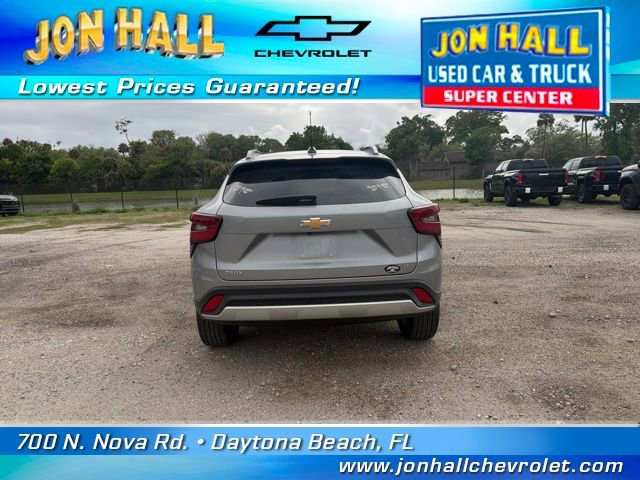 Used 2024 Chevrolet Trax LT w/ Driver Confidence Package image 9