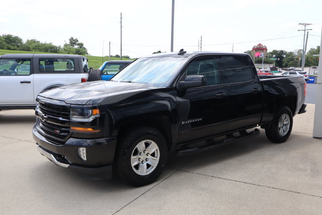 Used 2018 Chevrolet Silverado 1500 LT w/ All Star Edition AWD/4WD image 5