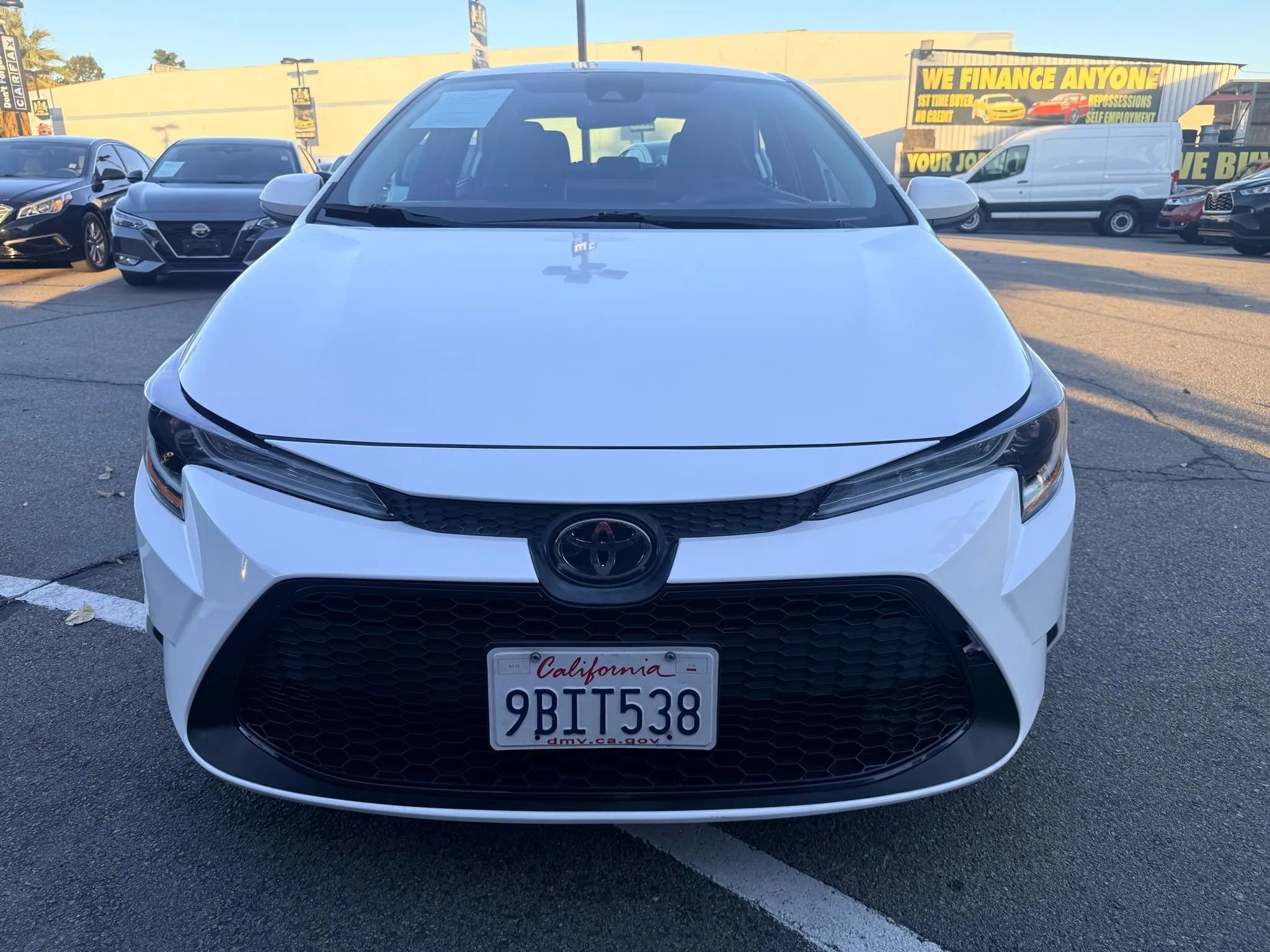 Used 2022 Toyota Corolla LE image 2