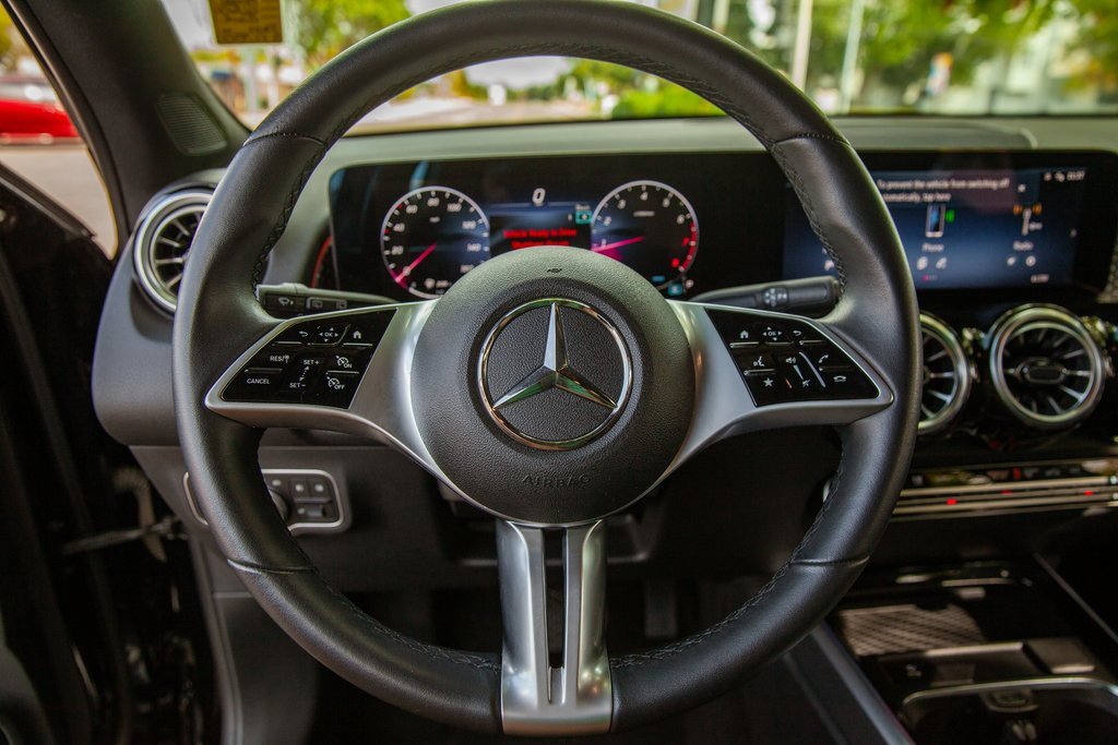 Used 2024 Mercedes-Benz GLB 250 image 16