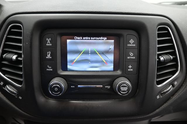 Used 2018 Jeep Compass Latitude AWD/4WD image 16