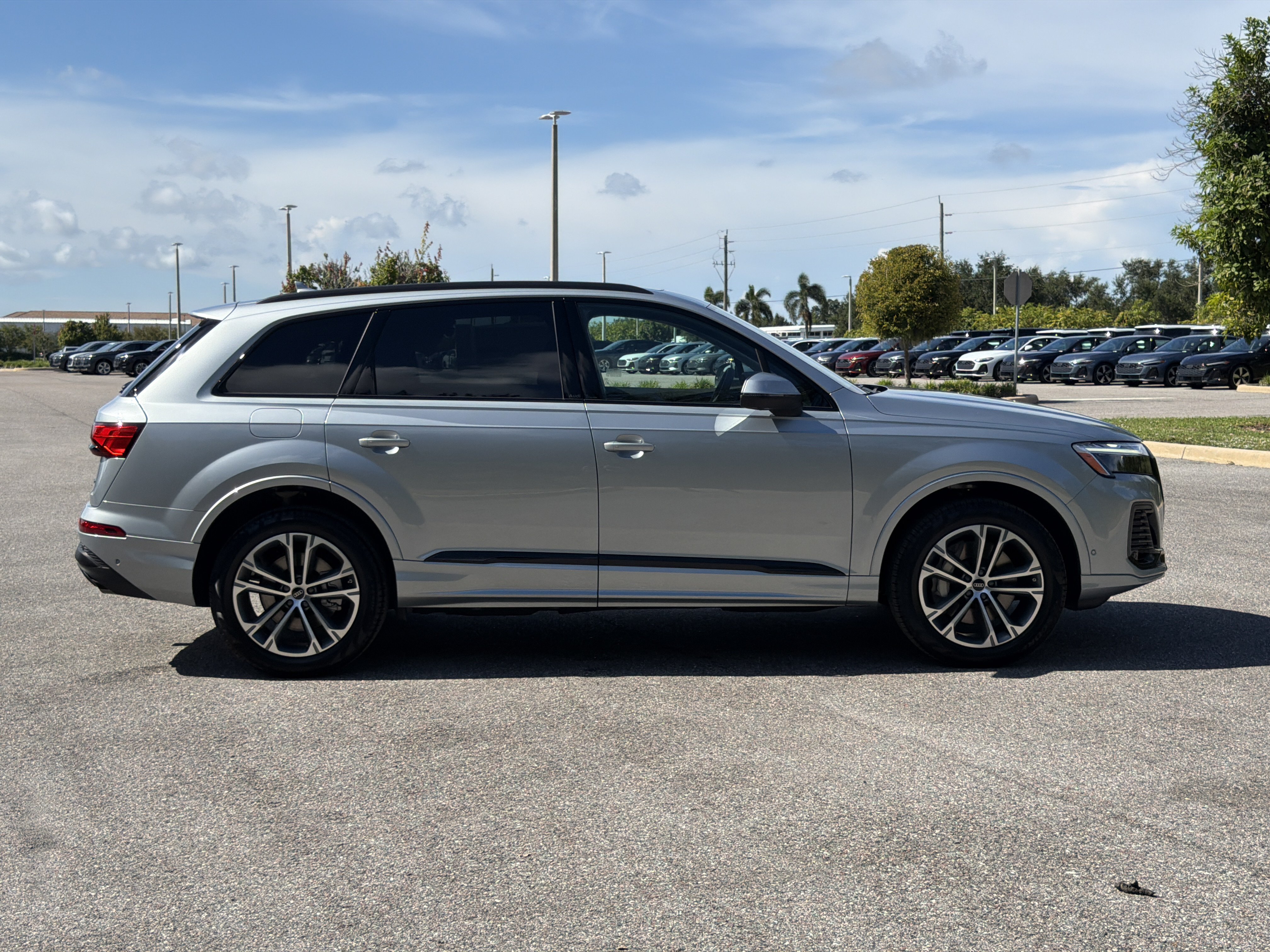 New 2026 Audi Q7 2.0T Premium AWD/4WD image 8