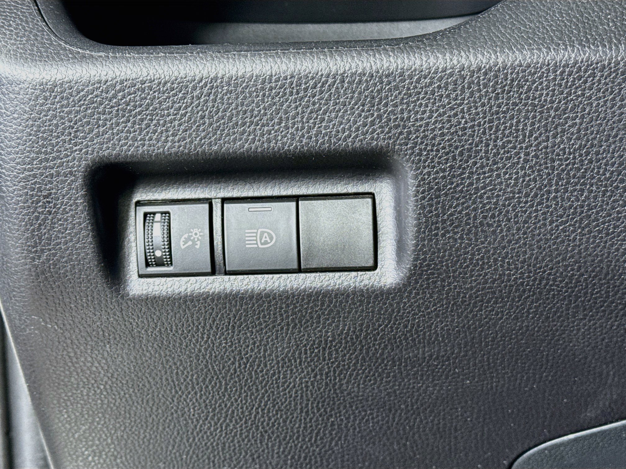 Certified 2025 Toyota RAV4 LE AWD/4WD image 10