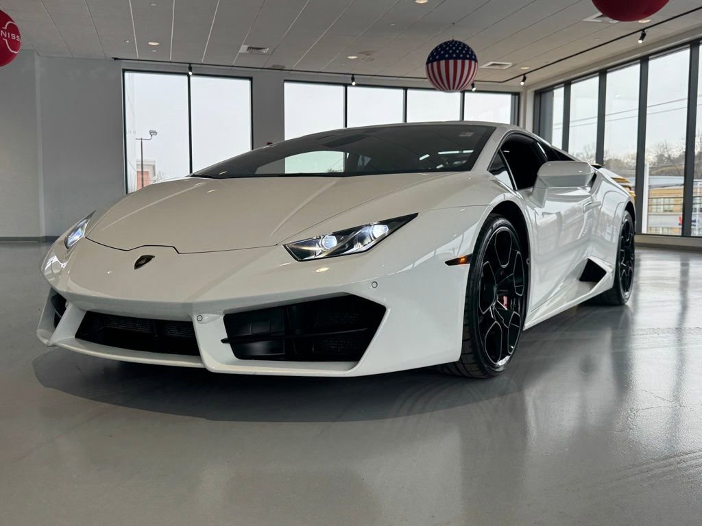 Used 2016 Lamborghini Huracan LP 580-2 image 2
