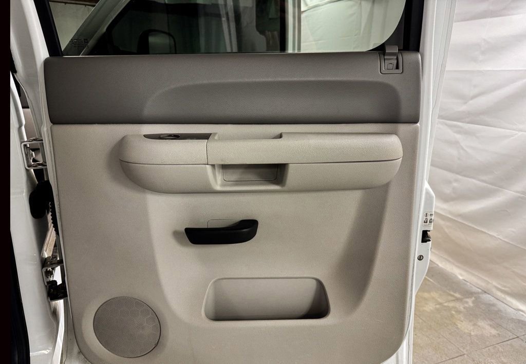 Used 2011 GMC Sierra 3500 SLE w/ SLE Preferred Package image 14