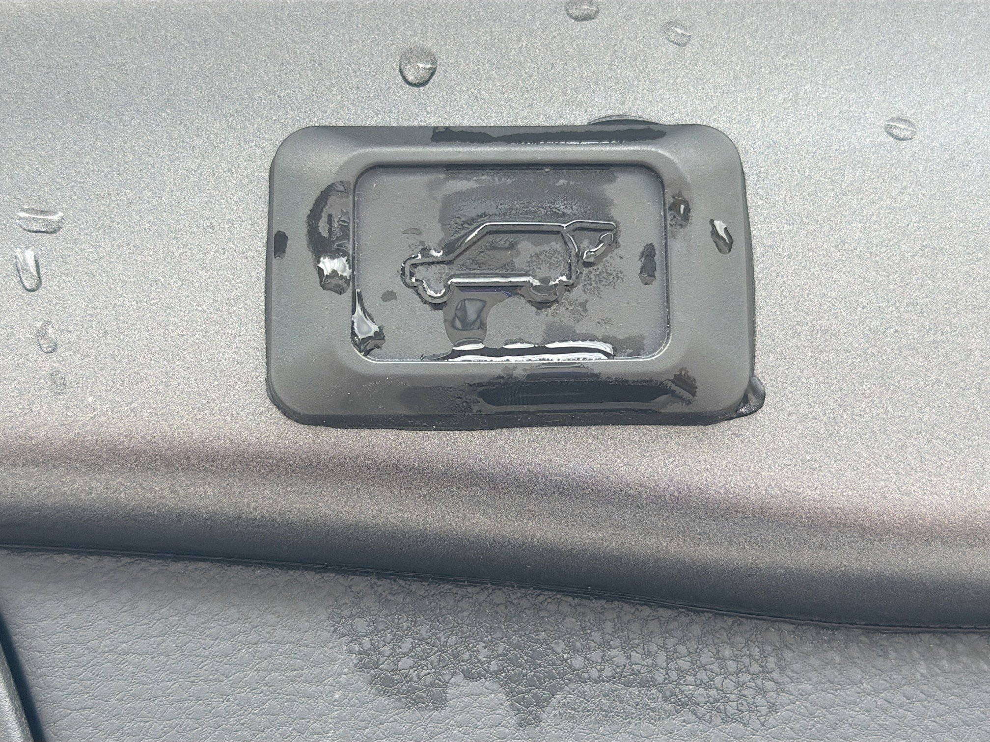 Used 2021 Toyota RAV4 XLE Premium image 14