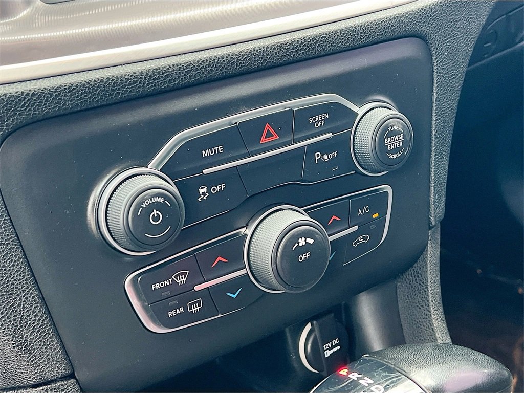 Used 2022 Dodge Charger SXT w/ Cold Weather Package image 15