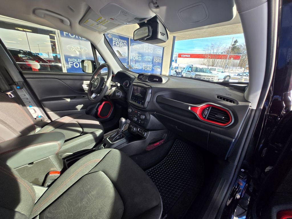 Used 2023 Jeep Renegade Trailhawk AWD/4WD image 29