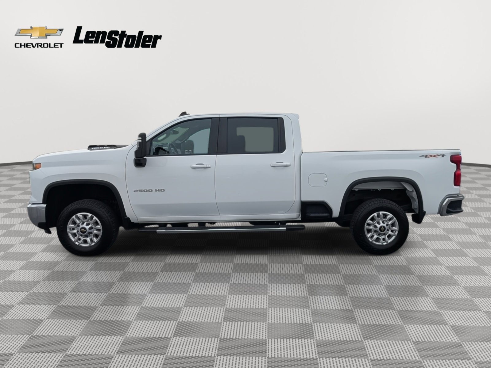 Used 2024 Chevrolet Silverado 2500 LT image 2
