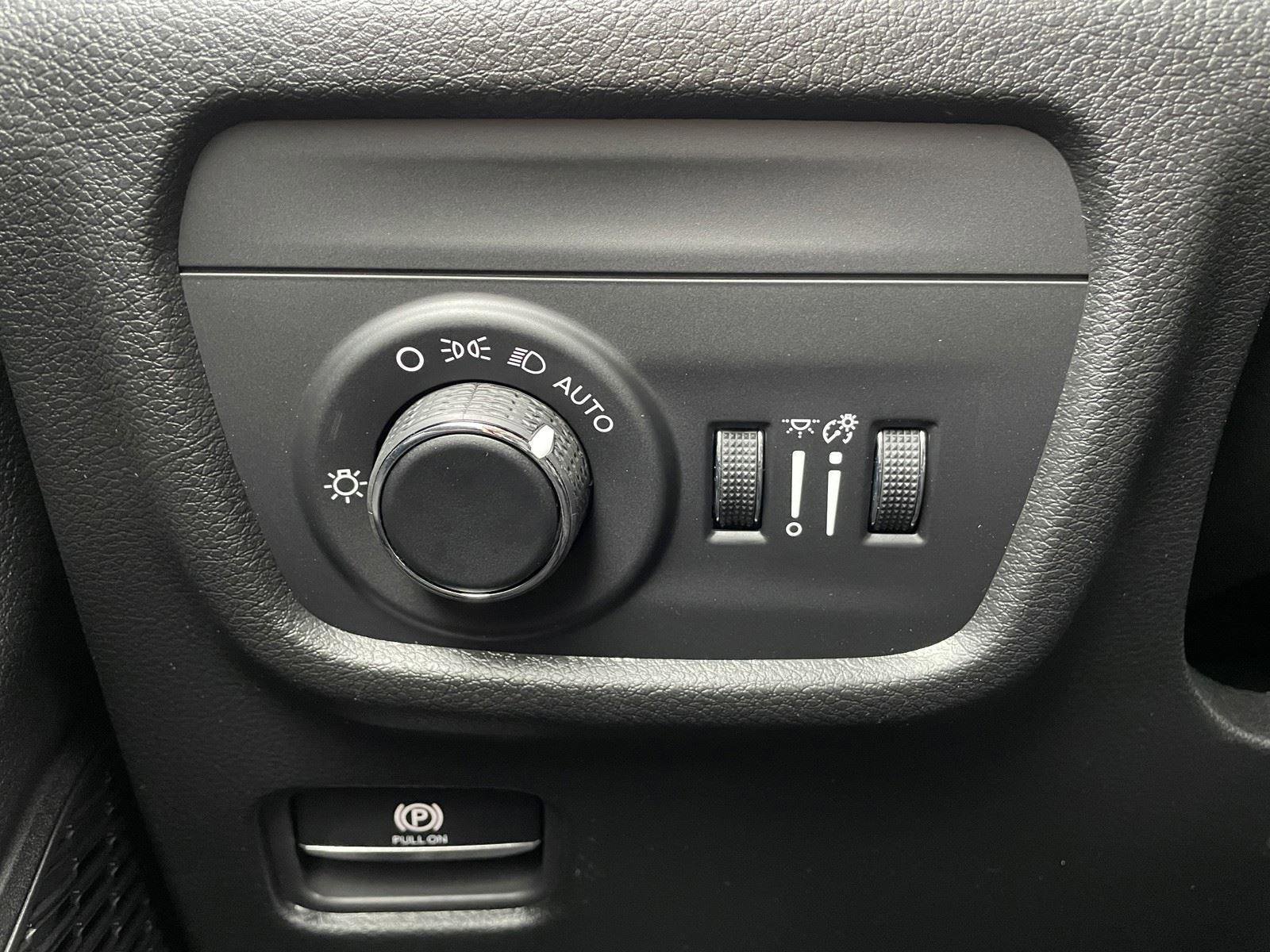 New 2025 Jeep Grand Cherokee Laredo X RWD image 28