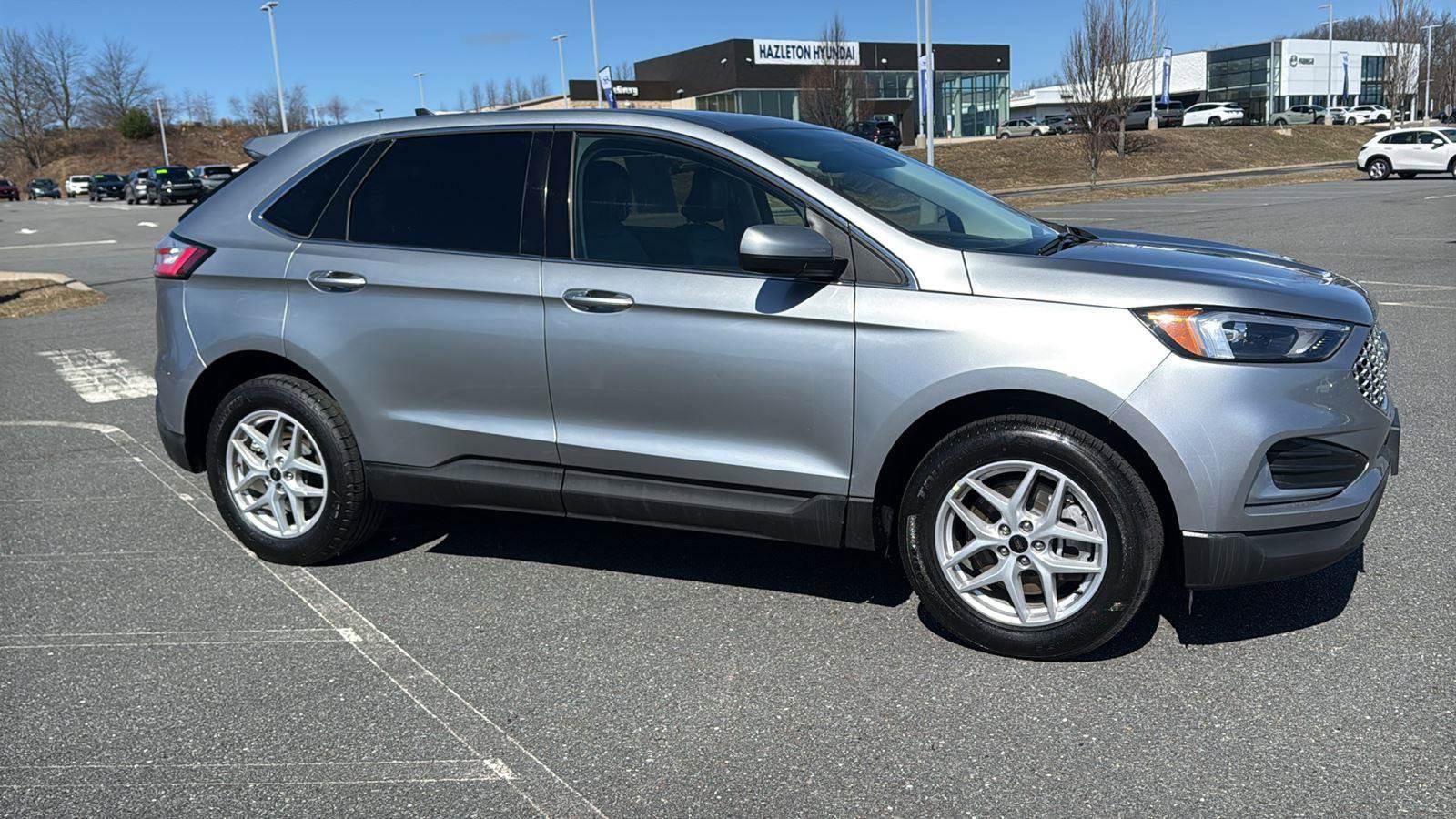 Used 2024 Ford Edge SEL AWD/4WD image 3