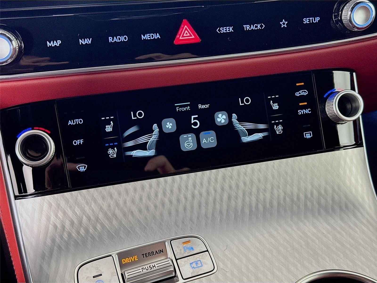New 2026 Genesis GV70 2.5T Sport Prestige AWD/4WD image 18