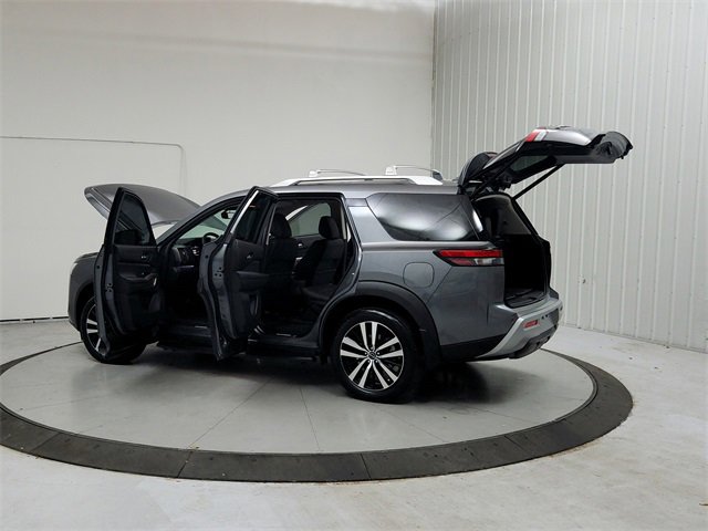 Used 2023 Nissan Pathfinder Platinum w/ Lighting Package (N93) image 13