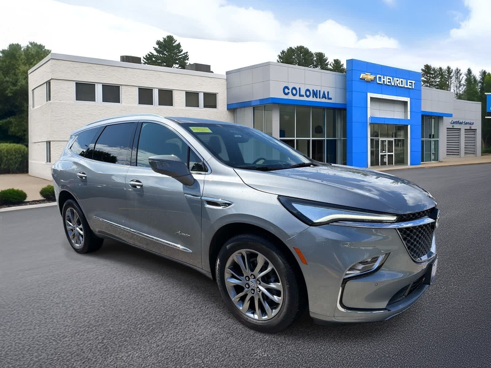 Used 2024 Buick Enclave Avenir w/ Avenir Technology Package AWD/4WD image 4
