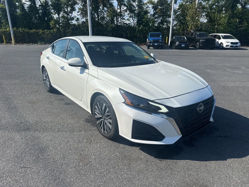 Used 2023 Nissan Altima 2.5 SV