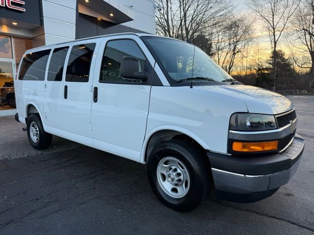 Used 2025 Chevrolet Express 3500 LS w/ Chrome Appearance Package image 6