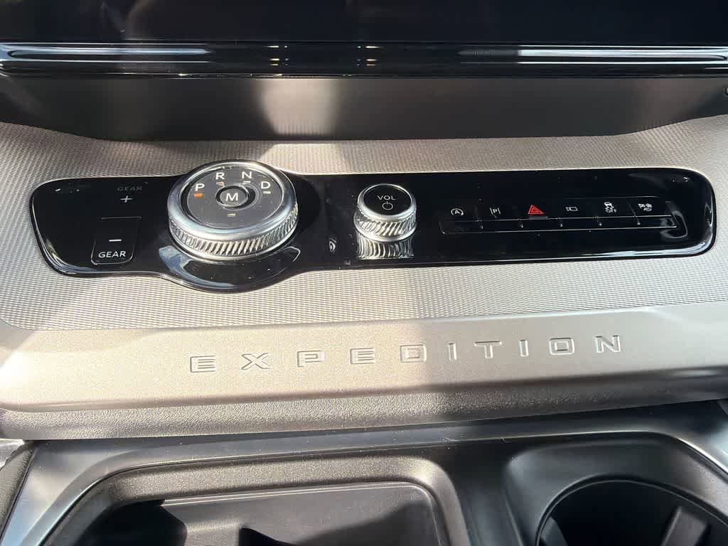 New 2026 Ford Expedition Active image 30