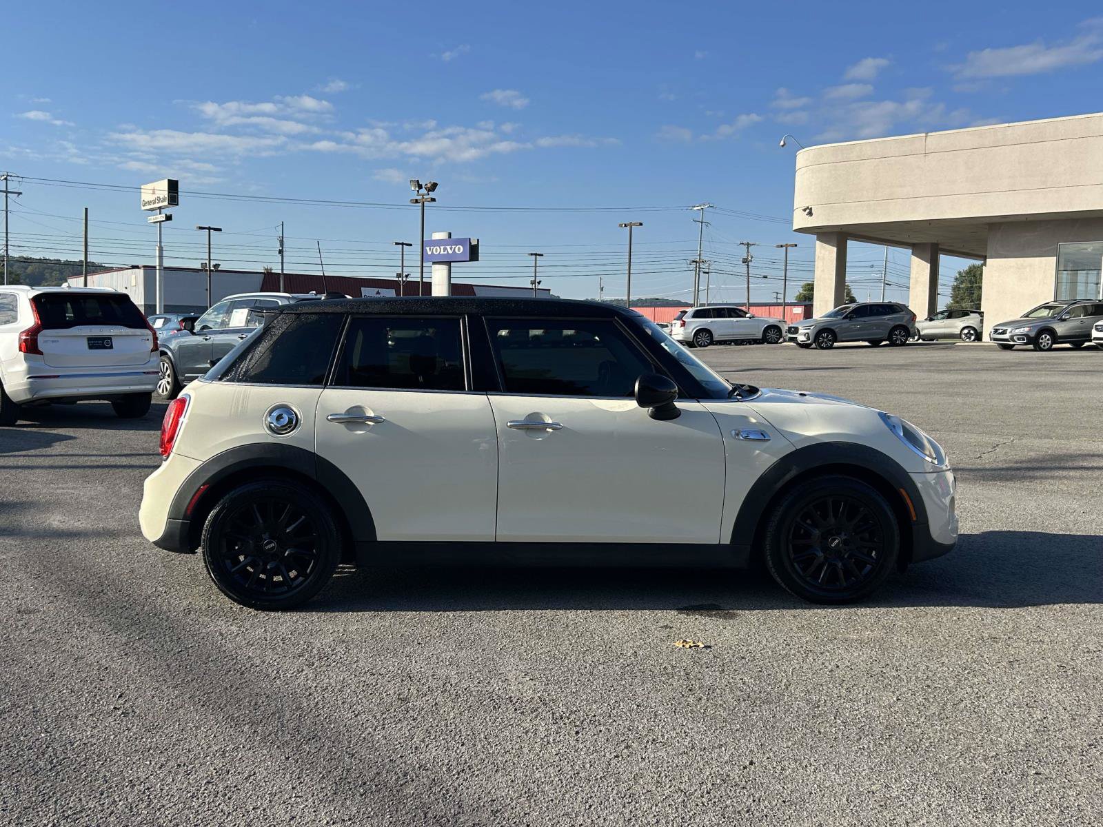 Used 2016 MINI Cooper S FWD image 8