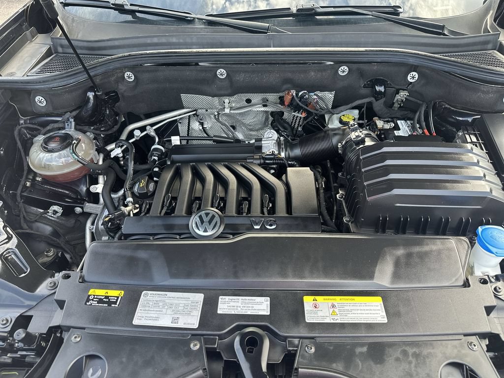 Used 2023 Volkswagen Atlas SEL R-Line AWD/4WD image 32