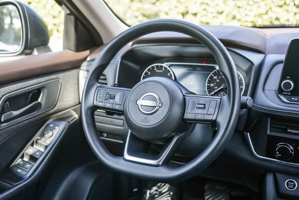 Used 2023 Nissan Rogue S AWD/4WD image 15