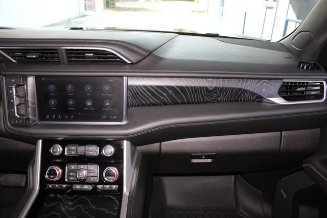 Used 2021 GMC Yukon XL Denali w/ Denali Premium Package AWD/4WD image 31