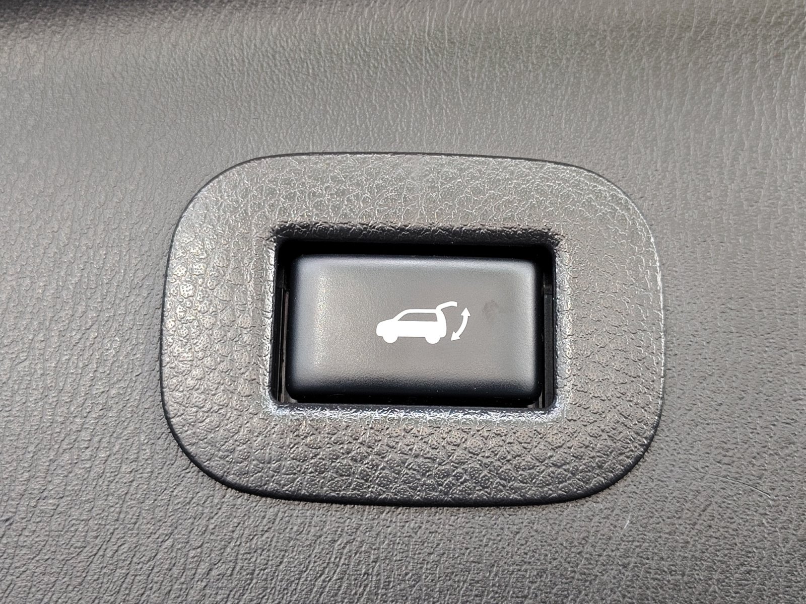 Used 2019 Nissan Armada Platinum w/ Captain's Chairs Package AWD/4WD image 36