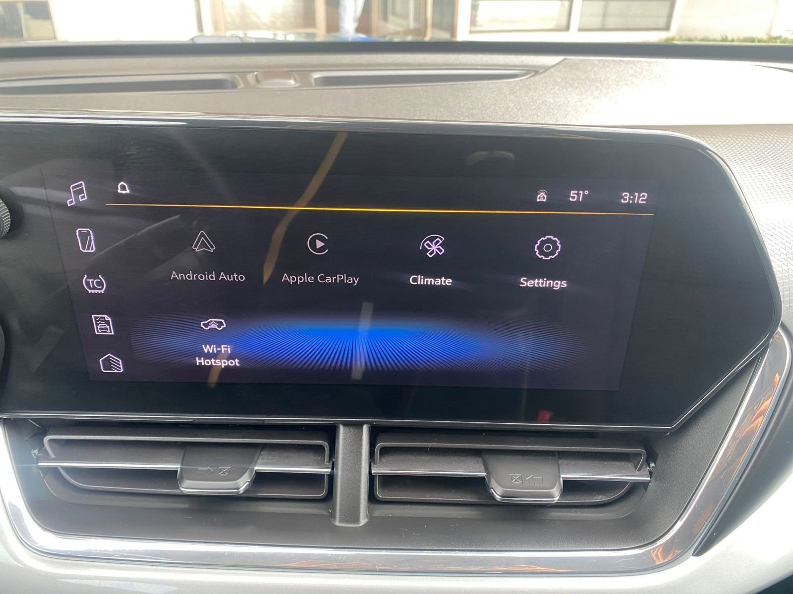 Used 2025 Chevrolet Trax LT w/ LT Convenience Package image 20