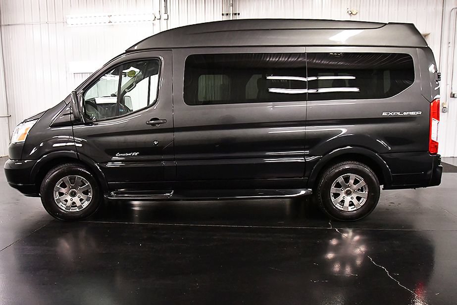 Used 2017 Ford Transit 150 130 Low Roof w/ Exterior Upgrade Package RWD image 4