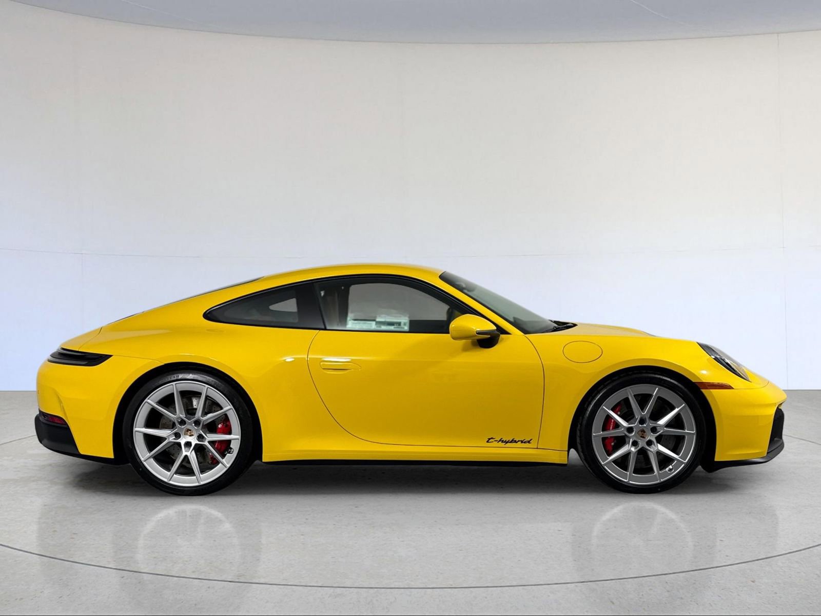 Used 2026 Porsche 911 Carrera 4 GTS AWD/4WD image 9
