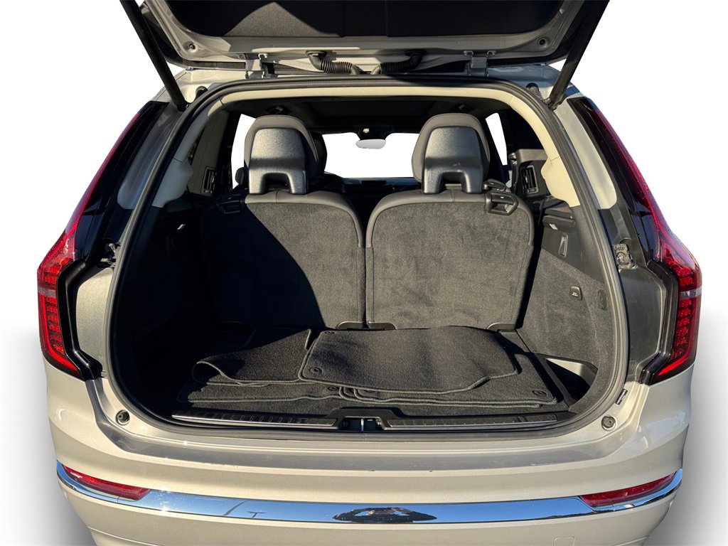 Certified 2025 Volvo XC90 B5 Plus image 5