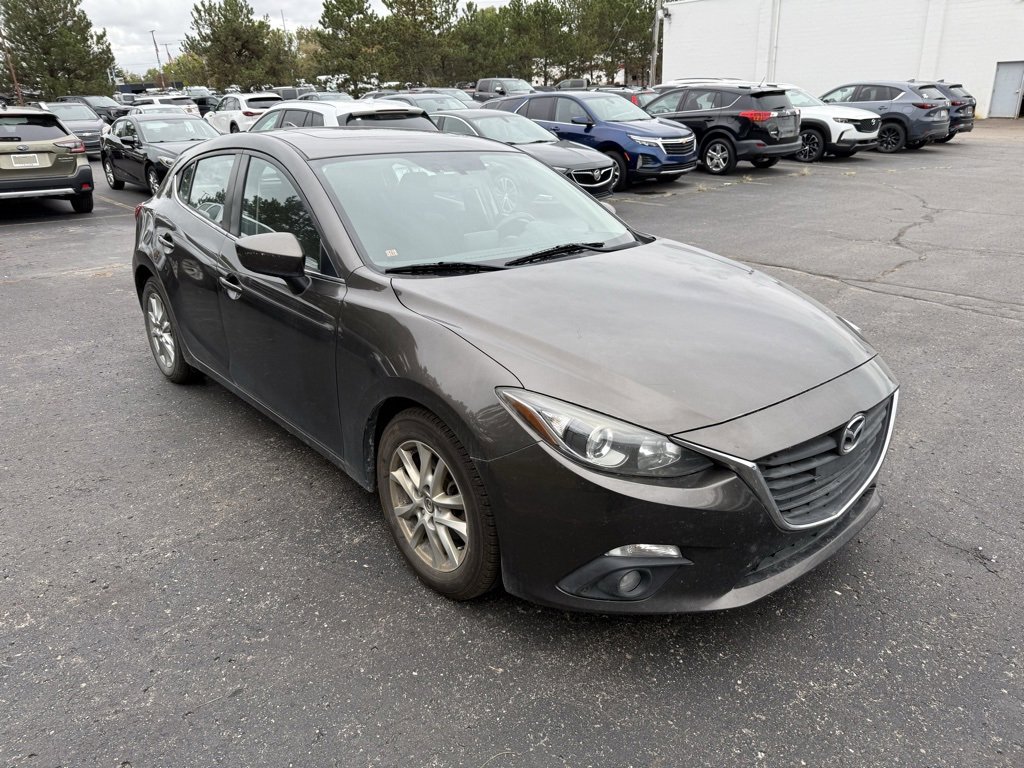 Used 2016 MAZDA MAZDA3 i Touring w/ Popular Equipment Package image 4