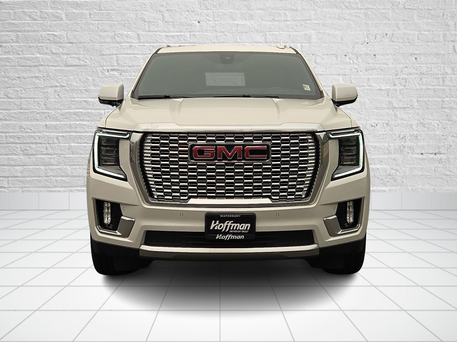 Used 2021 GMC Yukon Denali AWD/4WD image 2