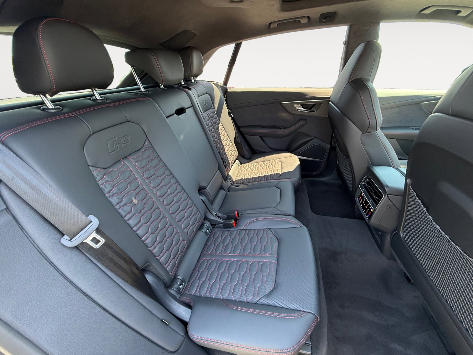 New 2025 Audi RS Q8 performance image 18