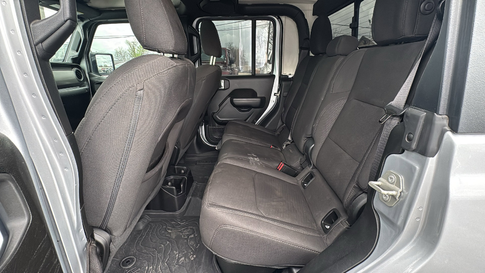 Used 2023 Jeep Gladiator Willys image 15