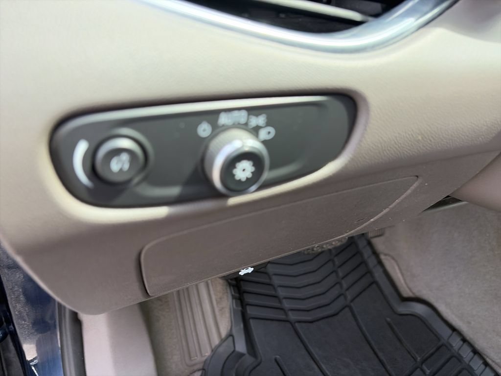 Used 2021 Chevrolet Malibu LT FWD image 19